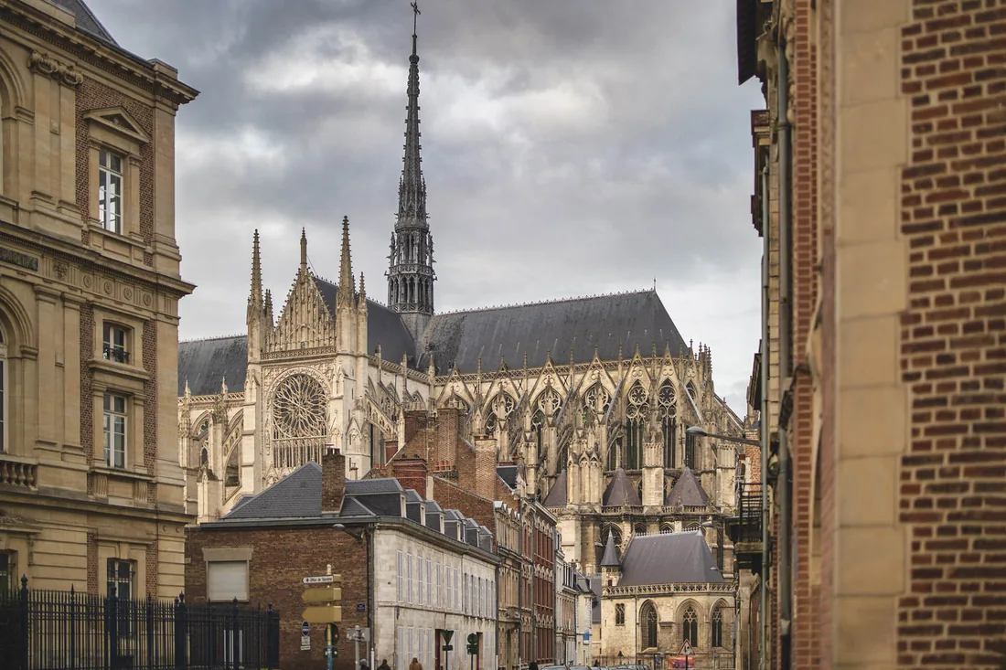 Flèche de la collégiale, ciel dramatique