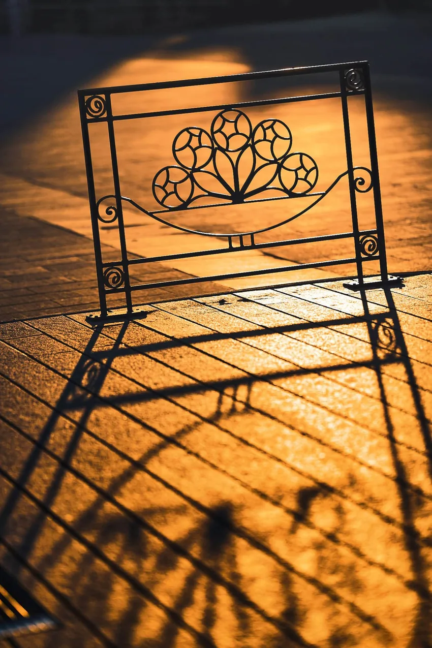 Détail de ferronnerie, jeu de contre-jour