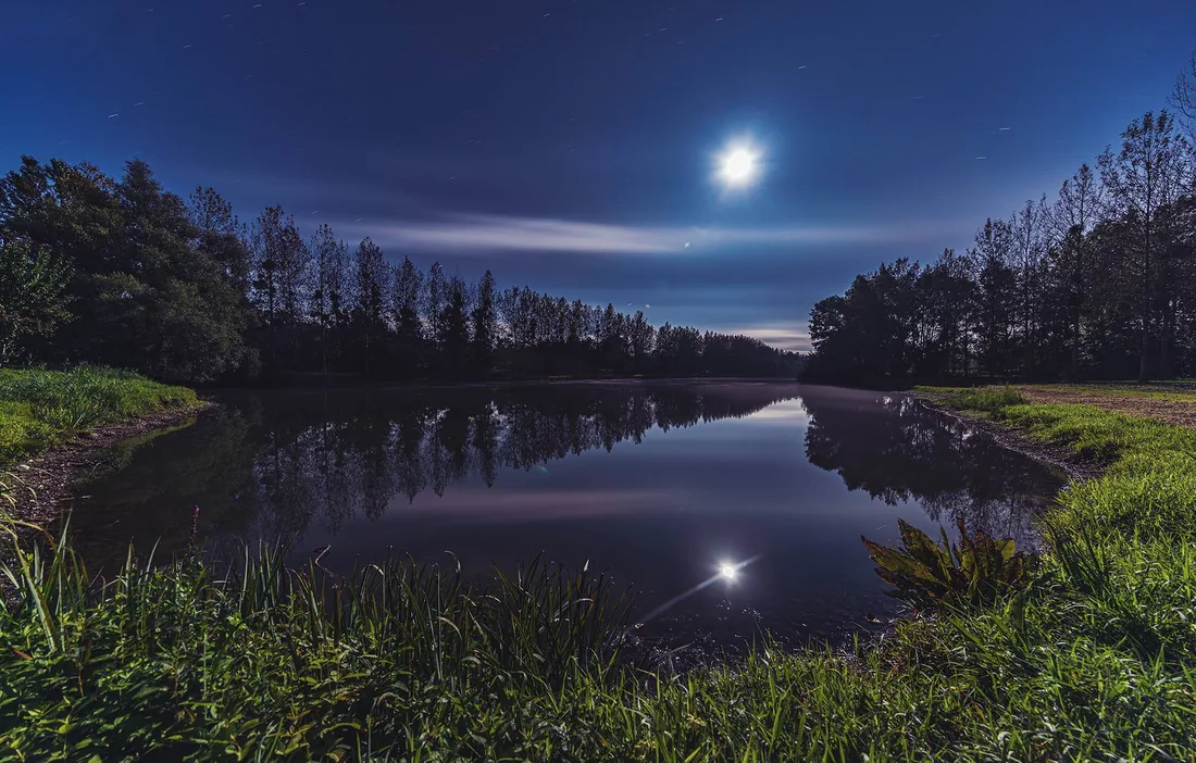 Nuit paisible, reflets lunaires