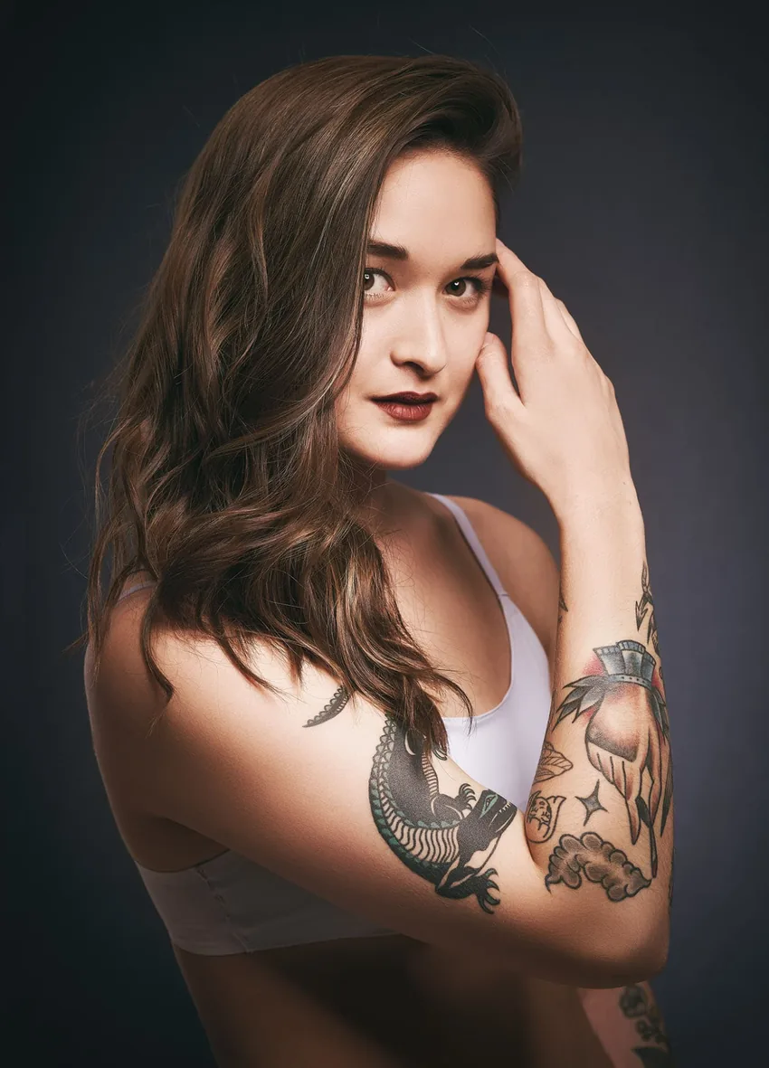 Portrait brune, style rock